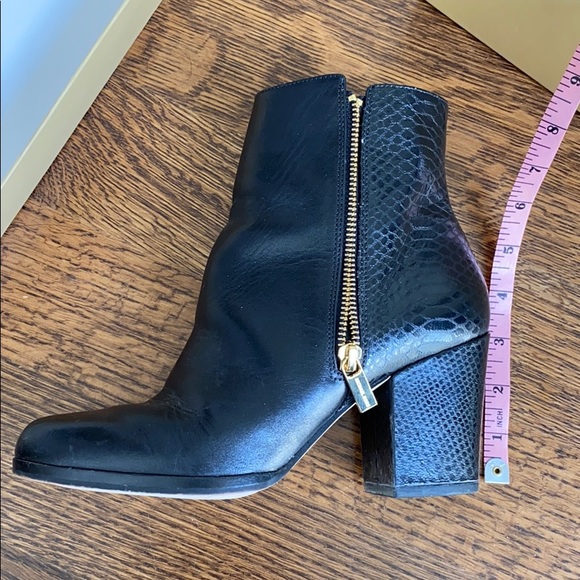 Michael kors booties - Picture 9 of 9